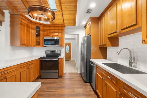 Tiny photo for 21111 Escondido Way, Boca Raton, FL 33433 (MLS # B26029017)