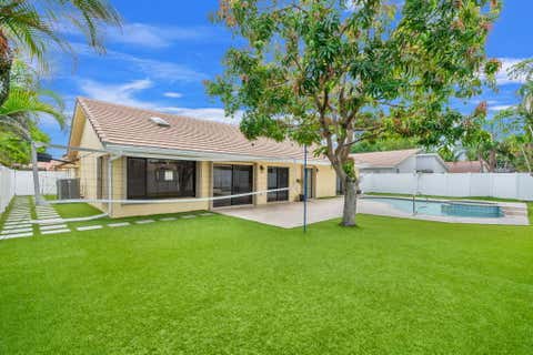 Tiny photo for 21111 Escondido Way, Boca Raton, FL 33433 (MLS # B26029017)