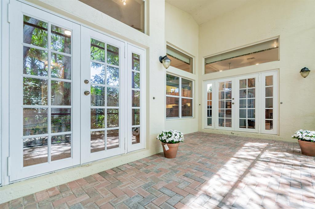 Valencia Palms - Residential