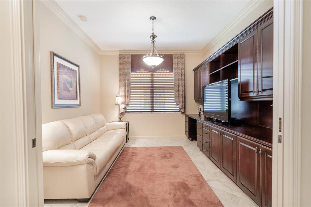 Valencia Palms - Residential