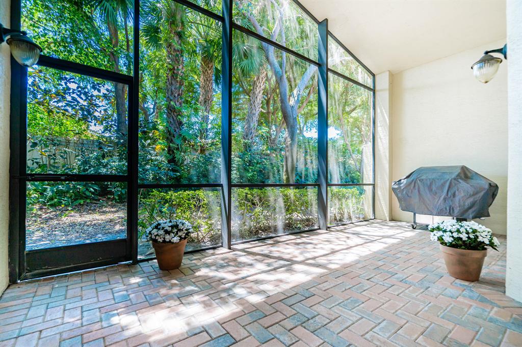 Valencia Palms - Residential