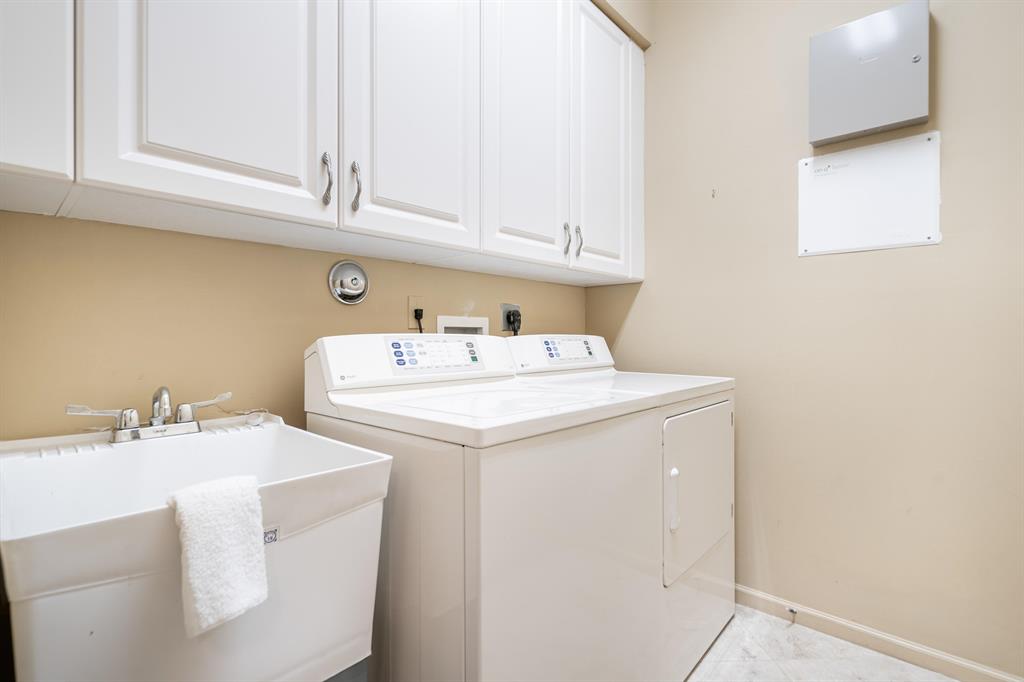 Valencia Palms - Residential