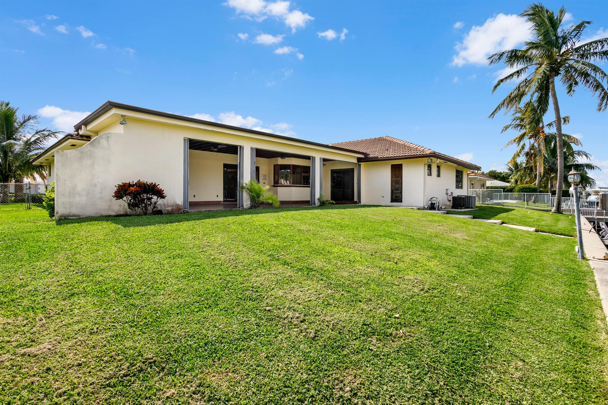 PALM BEACH ISLES 2 - Residential