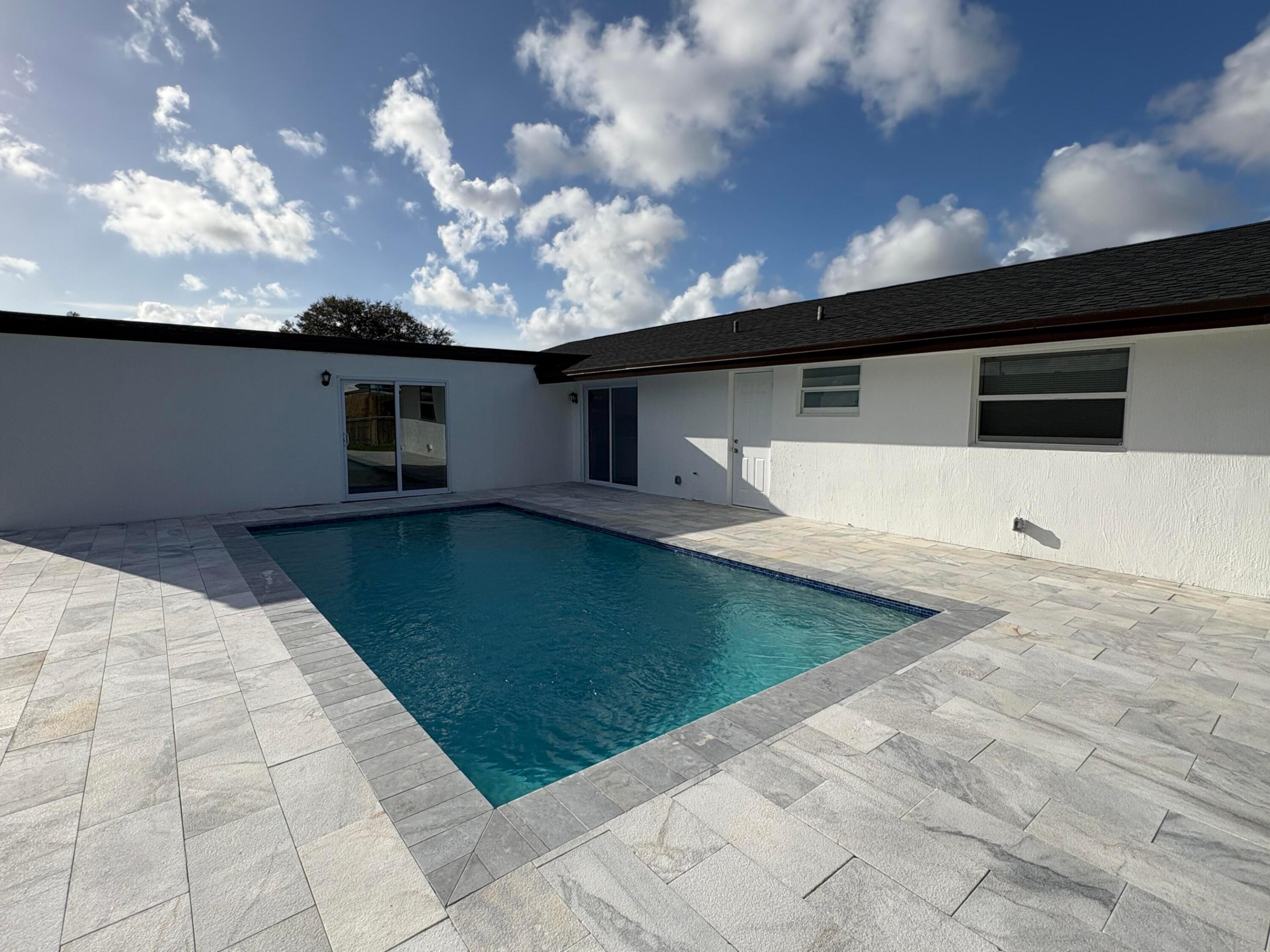 PALM BEACH SQUARE UNIT 5 IN - Residential