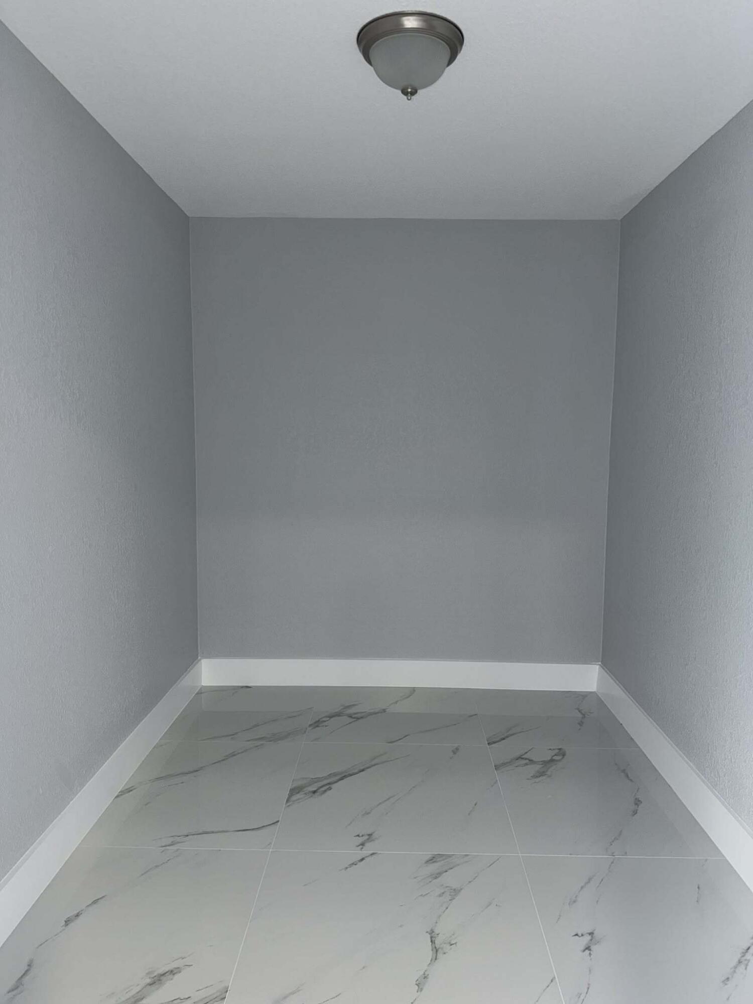 PALM BEACH SQUARE UNIT 5 IN - Residential