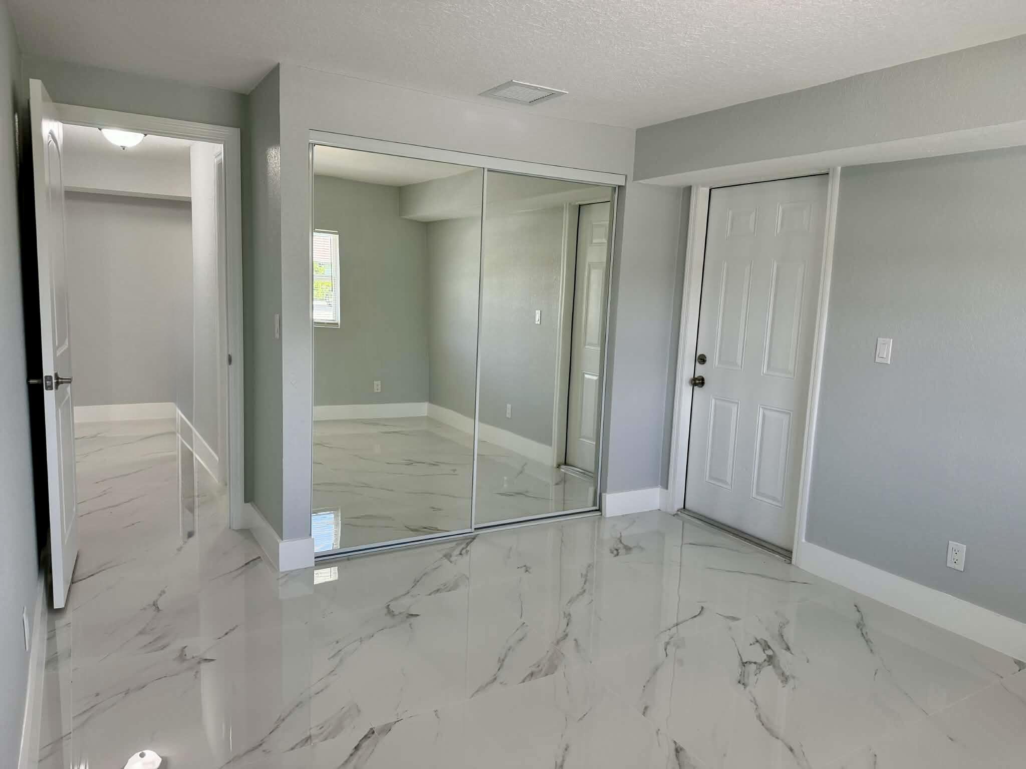 PALM BEACH SQUARE UNIT 5 IN - Residential