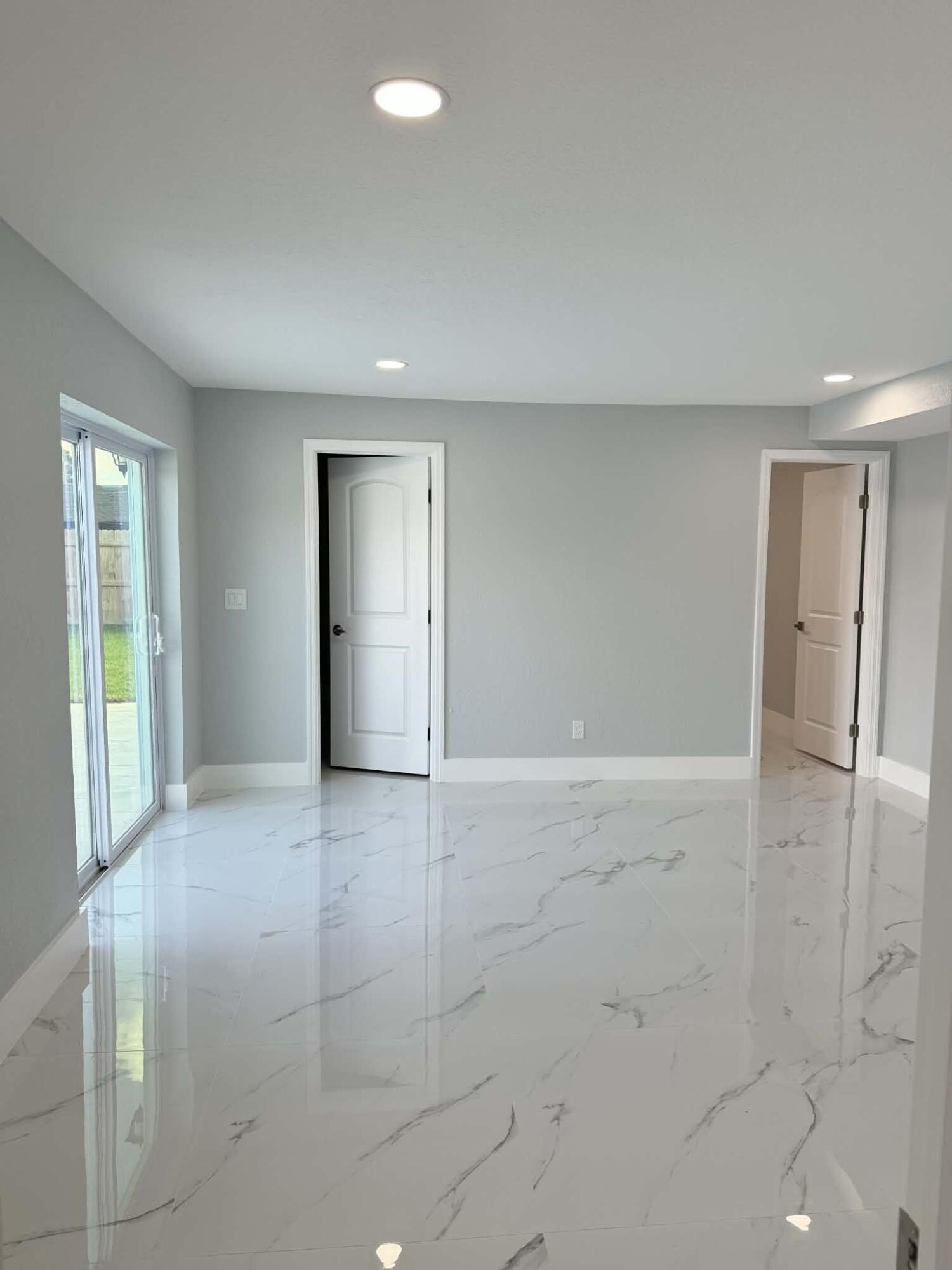 PALM BEACH SQUARE UNIT 5 IN - Residential