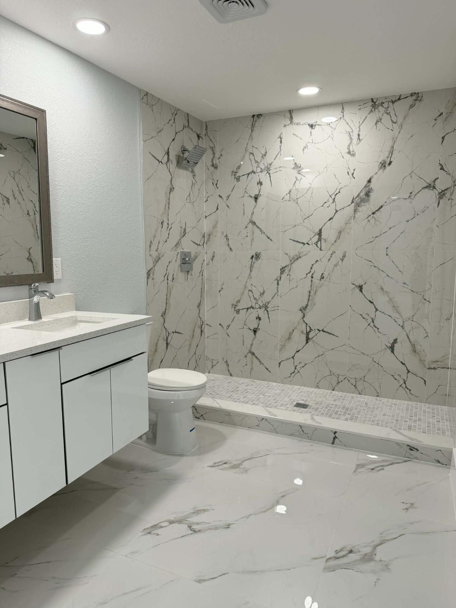 PALM BEACH SQUARE UNIT 5 IN - Residential