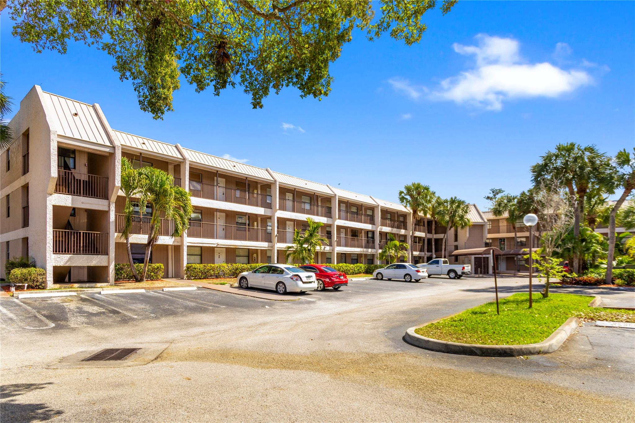 RAMBLEWOOD - Residential