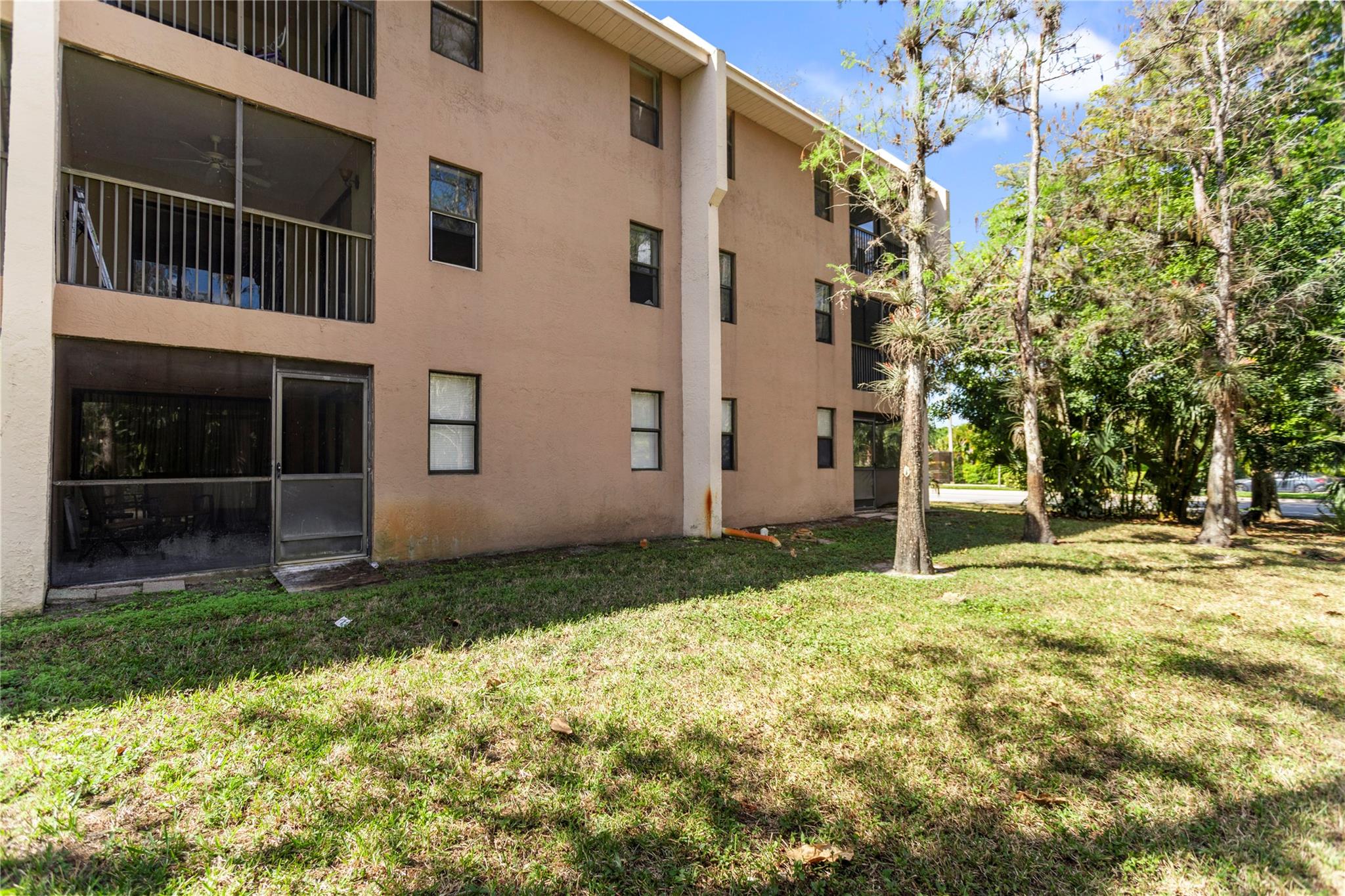 RAMBLEWOOD - Residential