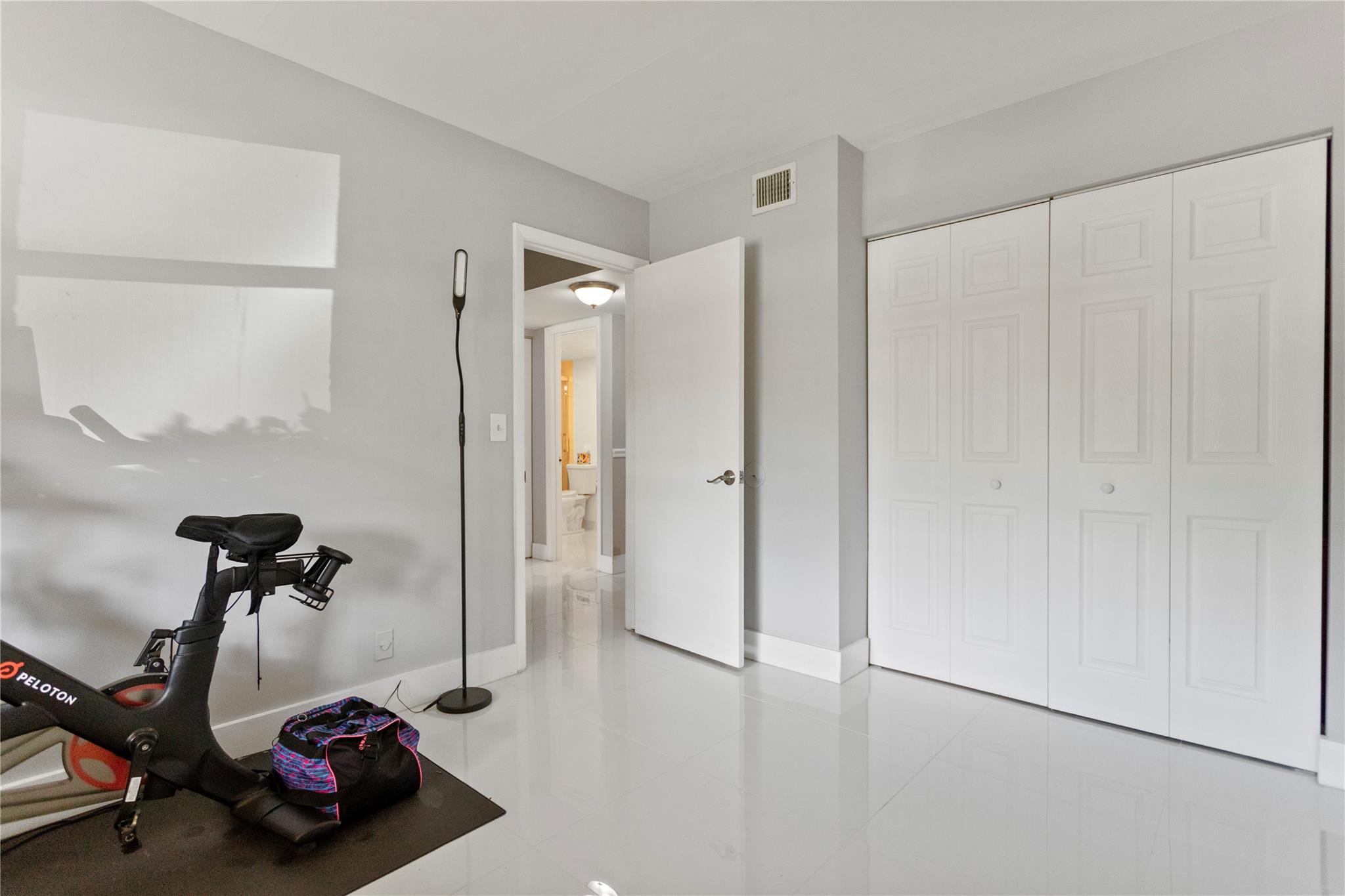 RAMBLEWOOD - Residential