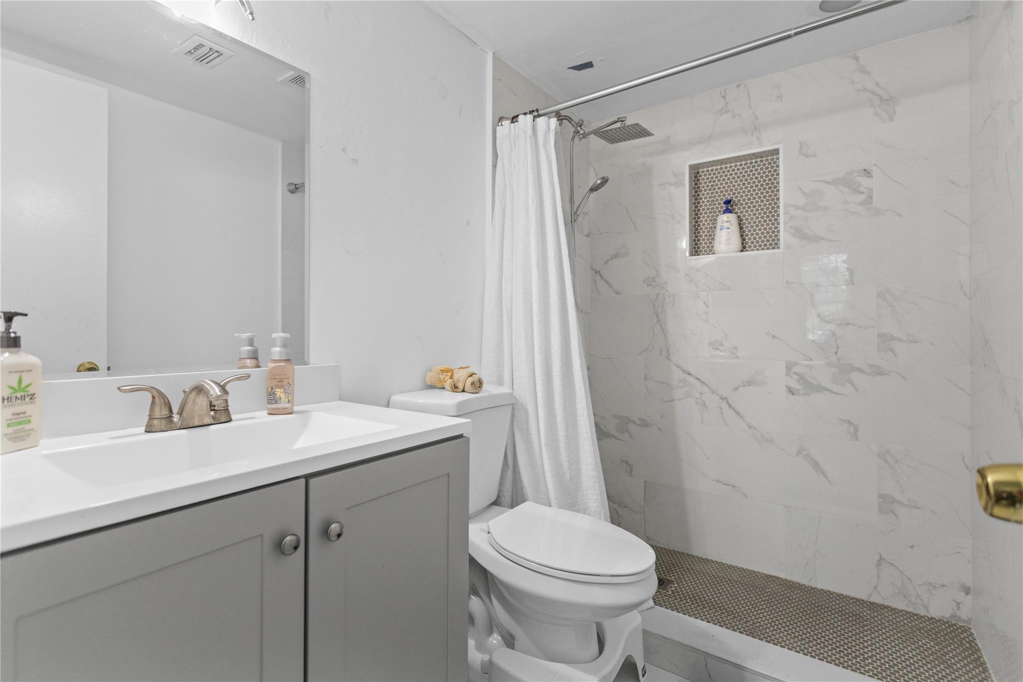 RAMBLEWOOD - Residential