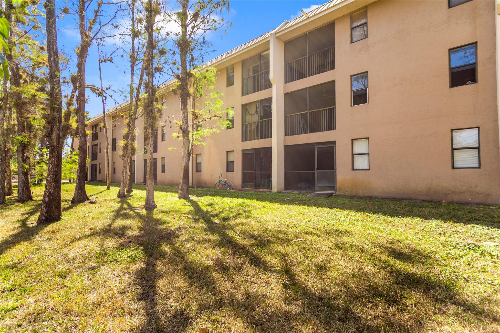 RAMBLEWOOD - Residential