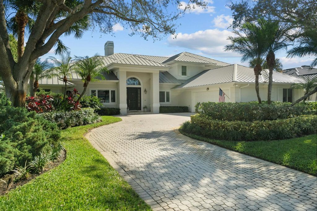 Photo of 6645 SE Barrington Drive, Stuart, FL 34997 (MLS # R11044429)