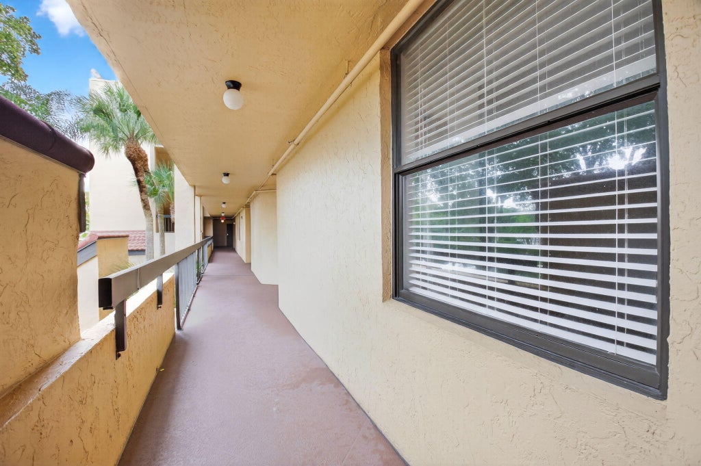 Photo of 450 Egret Circle #9201, Delray Beach, FL 33444 (MLS # R11119342)