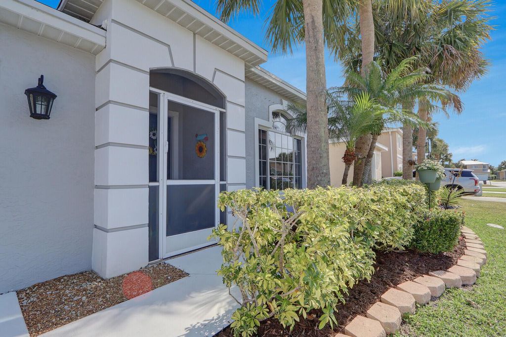 Photo of 2540 SE Springtree Place, Stuart, FL 34997 (MLS # R10980011)