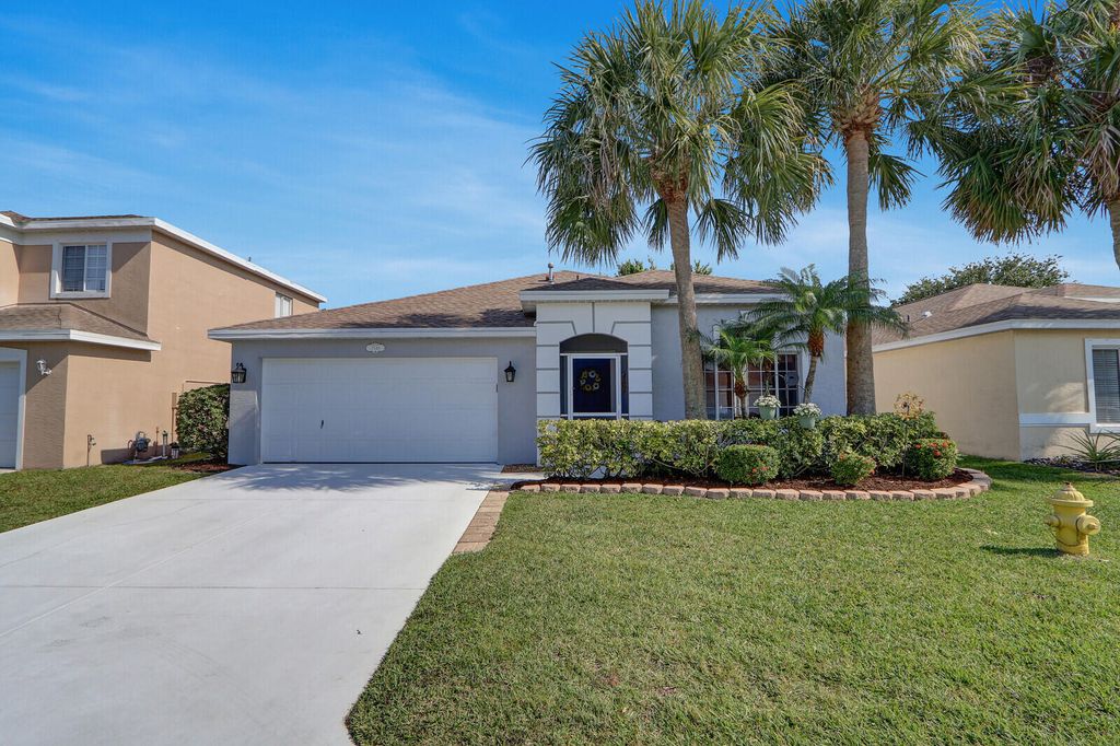 Photo of 2540 SE Springtree Place, Stuart, FL 34997 (MLS # R10980011)