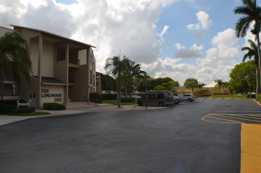 Quiet community and great location—easy access to Turnpike, I-95, shopping, and restaurants.  Charming and bright 2 bedroom 2 bathroom with a large family room and great views.  Kitchen conveniently located next to a spacious dining area.  Newly renovated bathrooms.  Large bedrooms and wrap around porch overlooking open green space.  This unit is approved for washer and dryer installation.