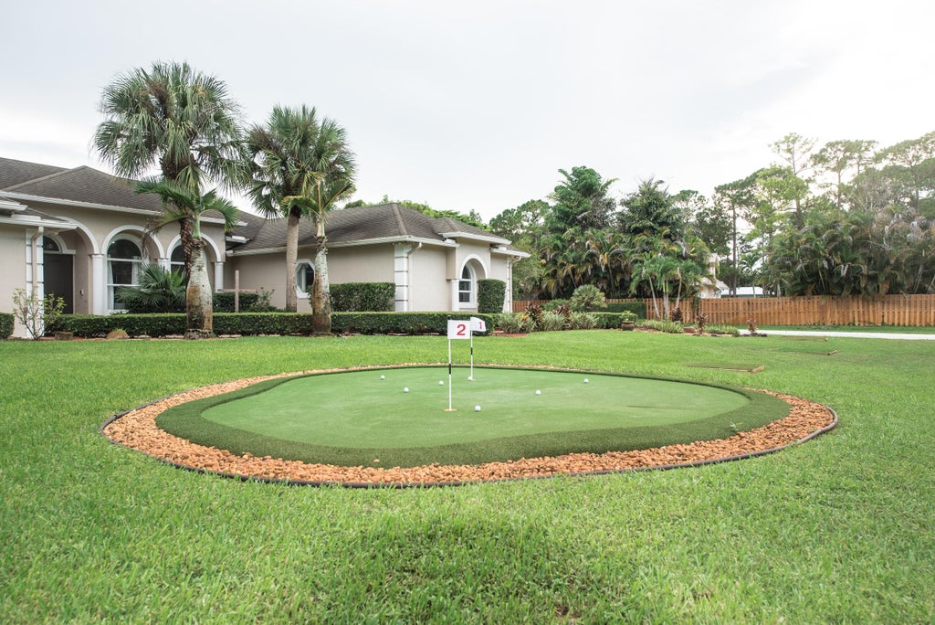 Photo of 10640 154th Road N, Jupiter, FL 33478 (MLS # B26072731)