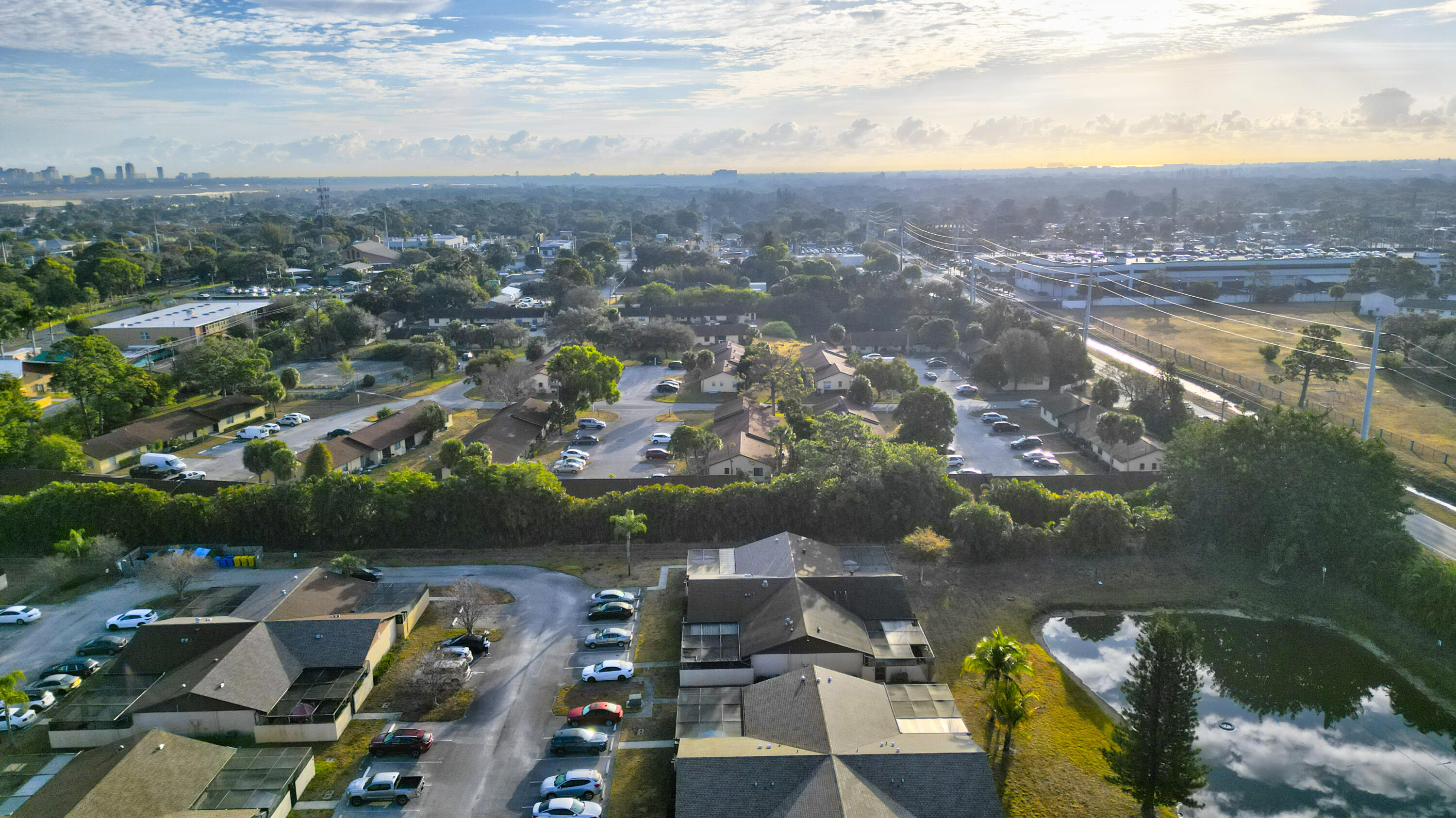 SUNNY PALMS VILLAS - Residential