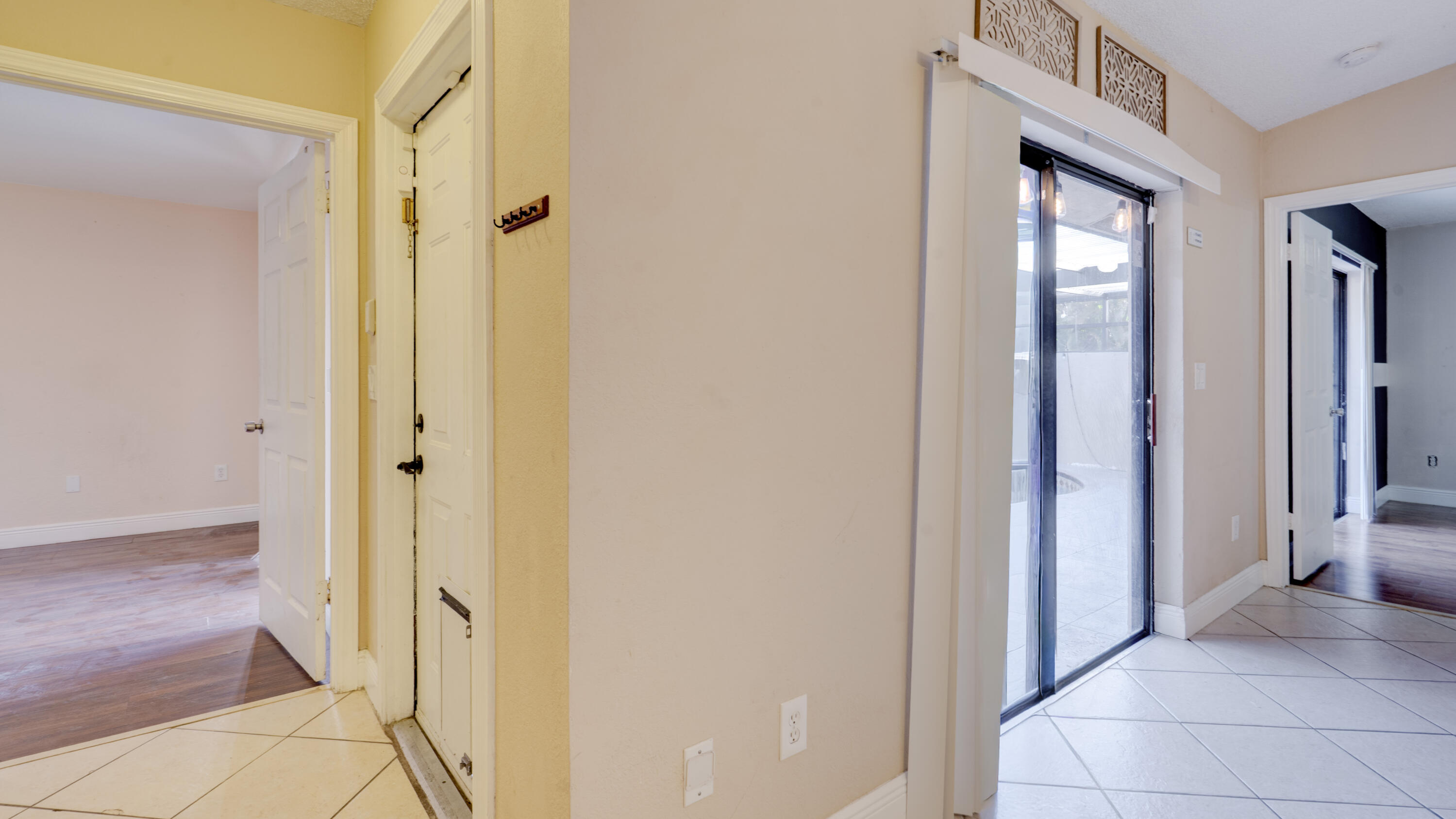 SUNNY PALMS VILLAS - Residential