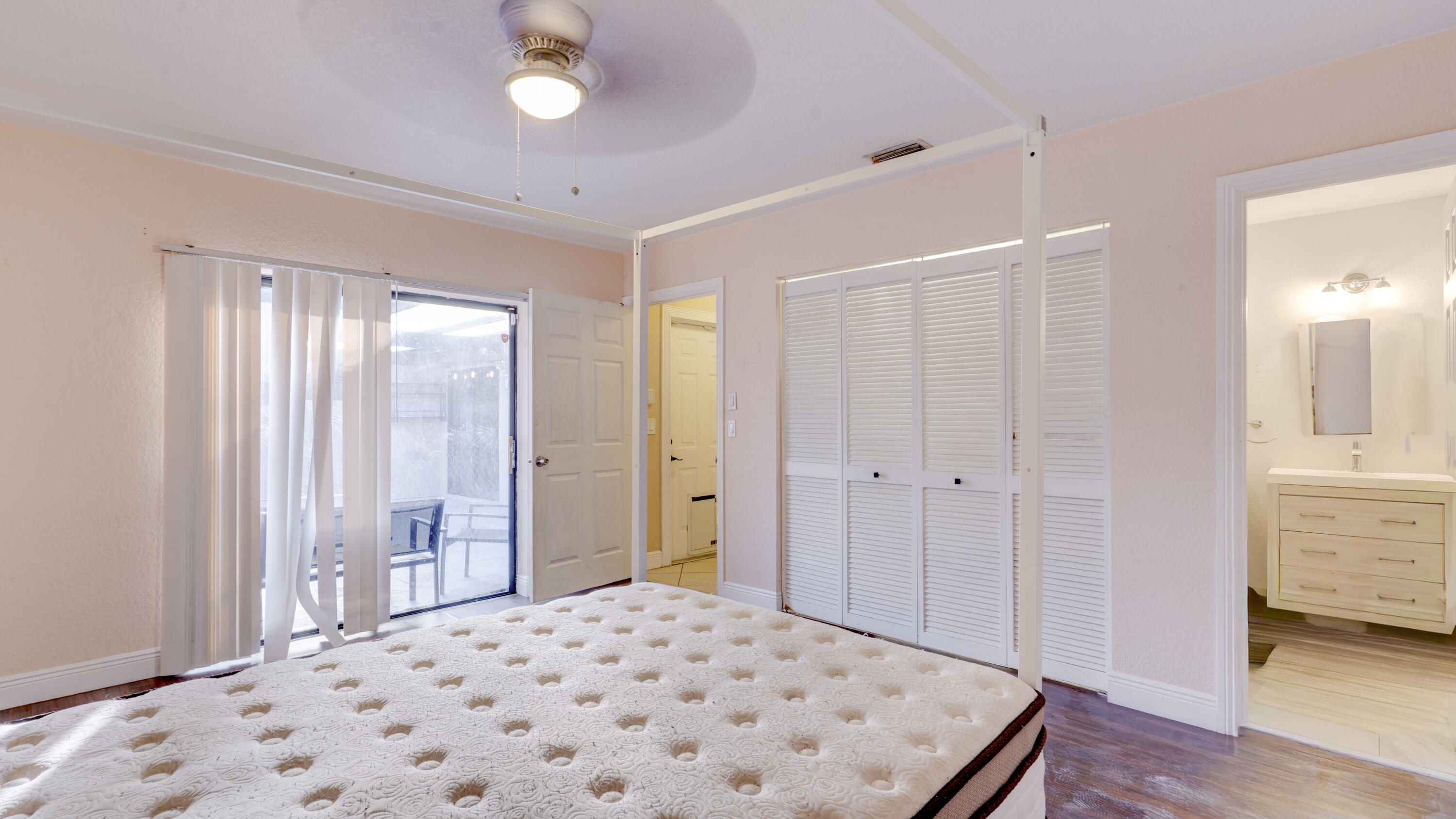 SUNNY PALMS VILLAS - Residential