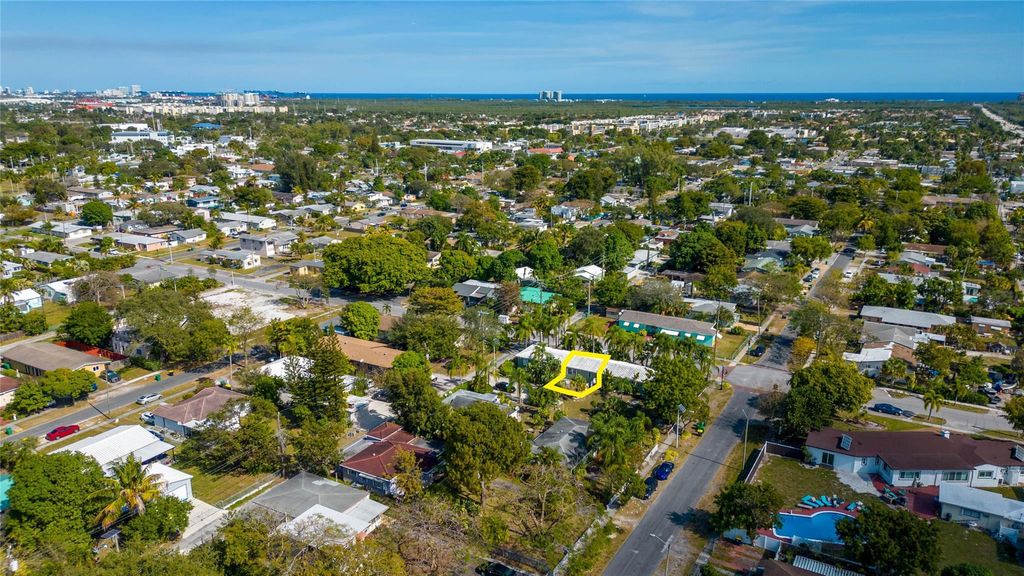 Photo of 302 SW 15th Street #3, Dania Beach, FL 33004 (MLS # B26006603)