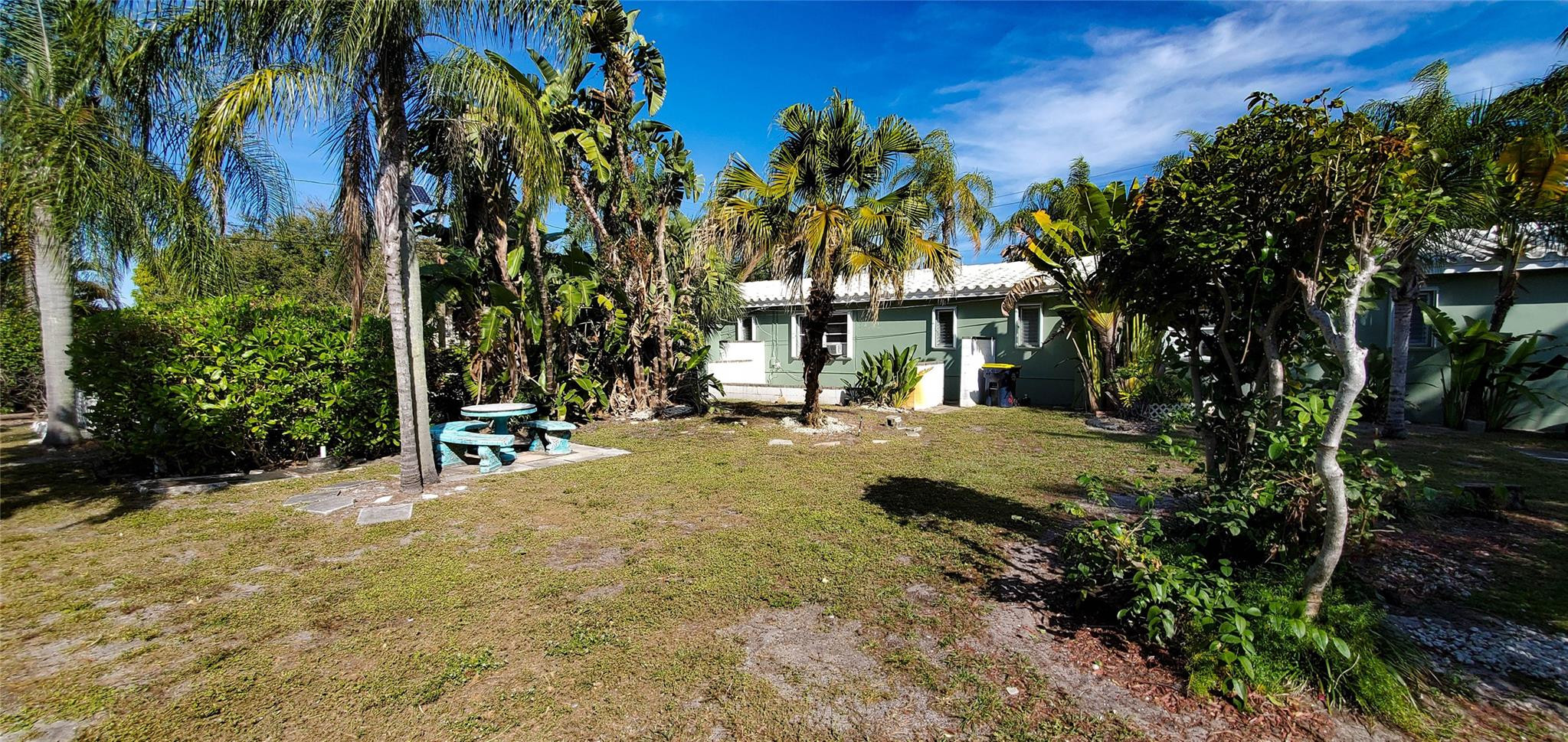 NORTH HOLLYWOOD - Residential Lease