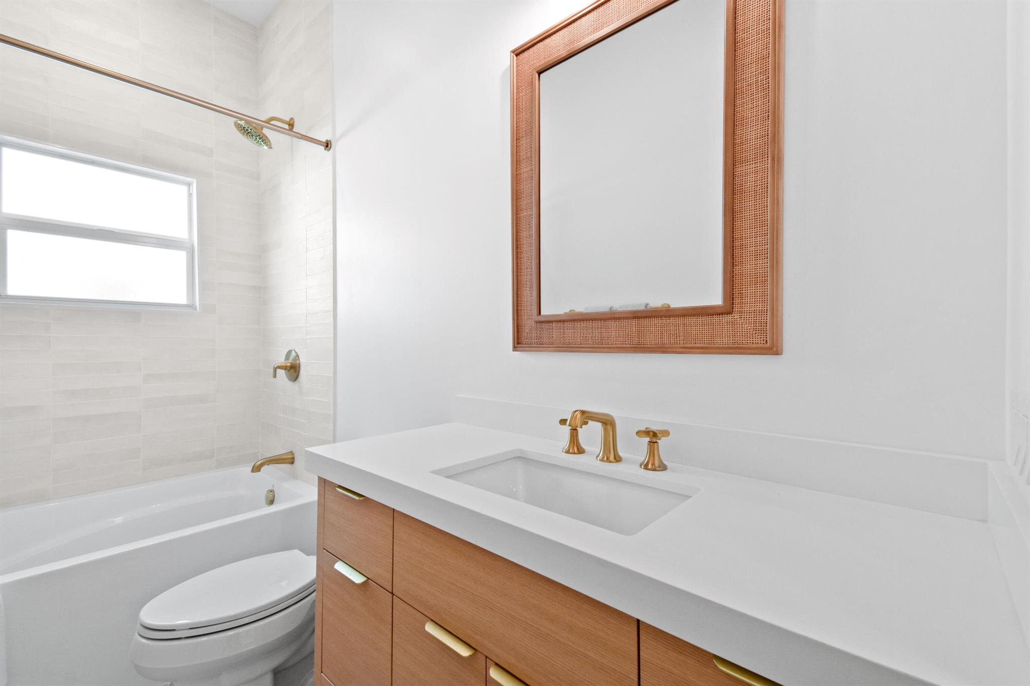 FLAMINGO PARK - Residential Lease