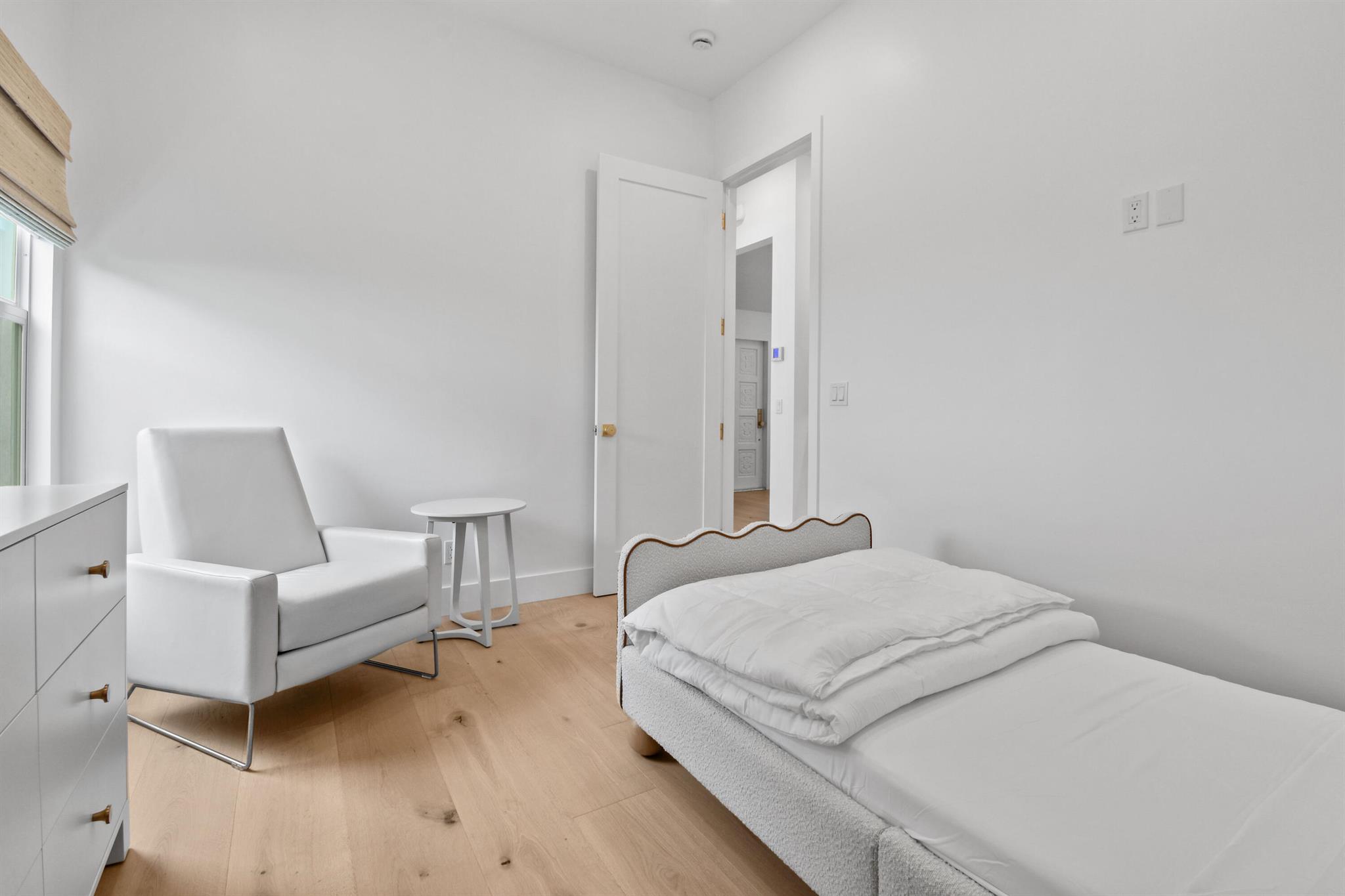 FLAMINGO PARK - Residential Lease