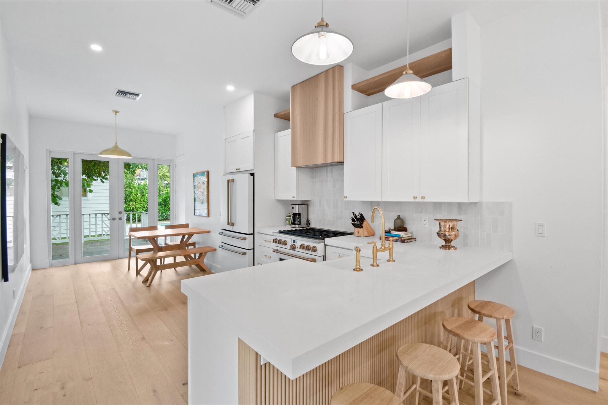 FLAMINGO PARK - Residential Lease