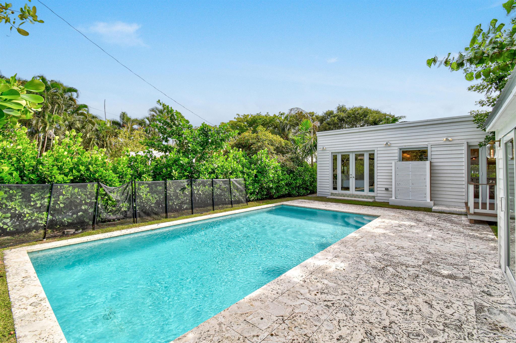 FLAMINGO PARK - Residential Lease