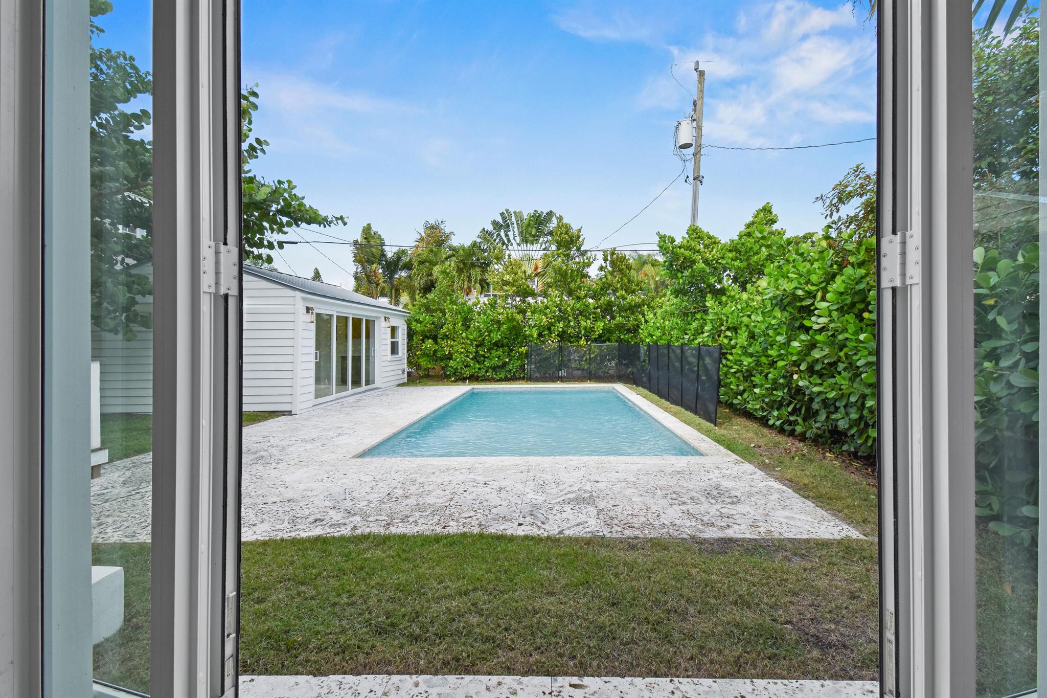 FLAMINGO PARK - Residential Lease