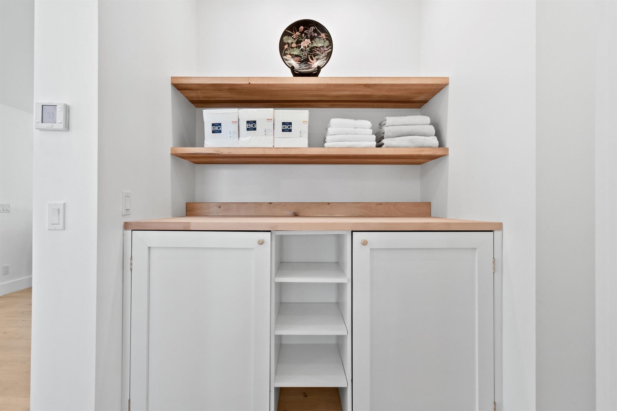 FLAMINGO PARK - Residential Lease