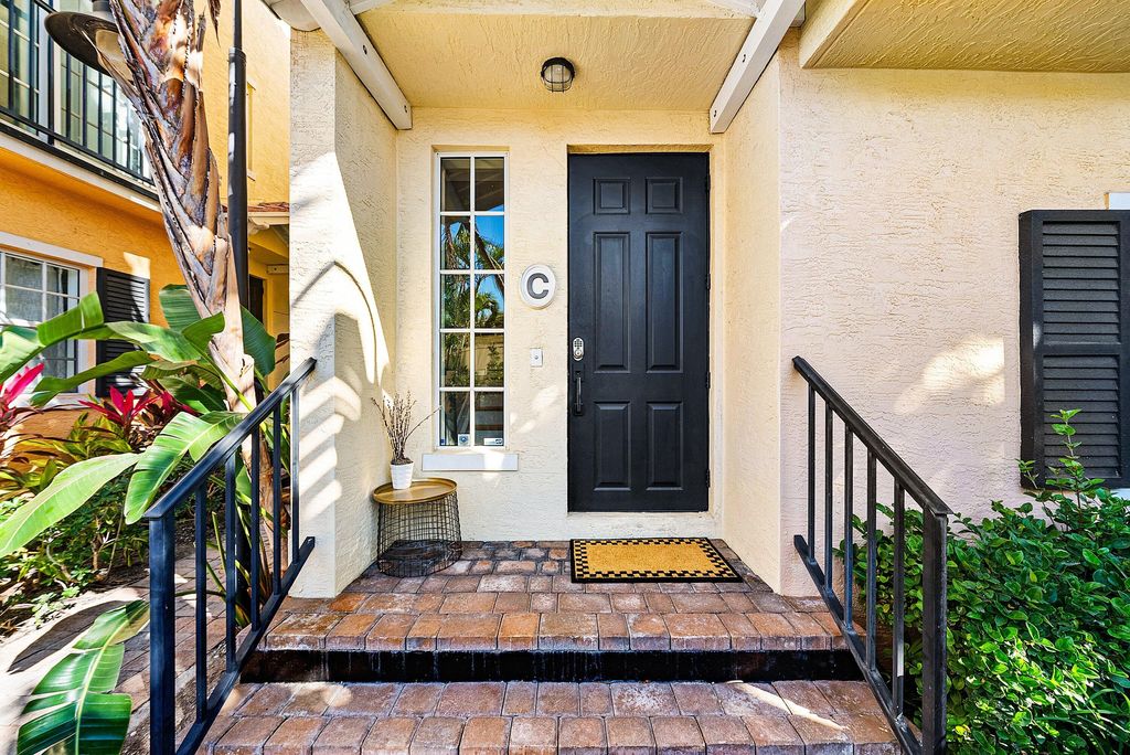 Photo of 150 NE 6th Avenue #C, Delray Beach, FL 33483 (MLS # R11167802)