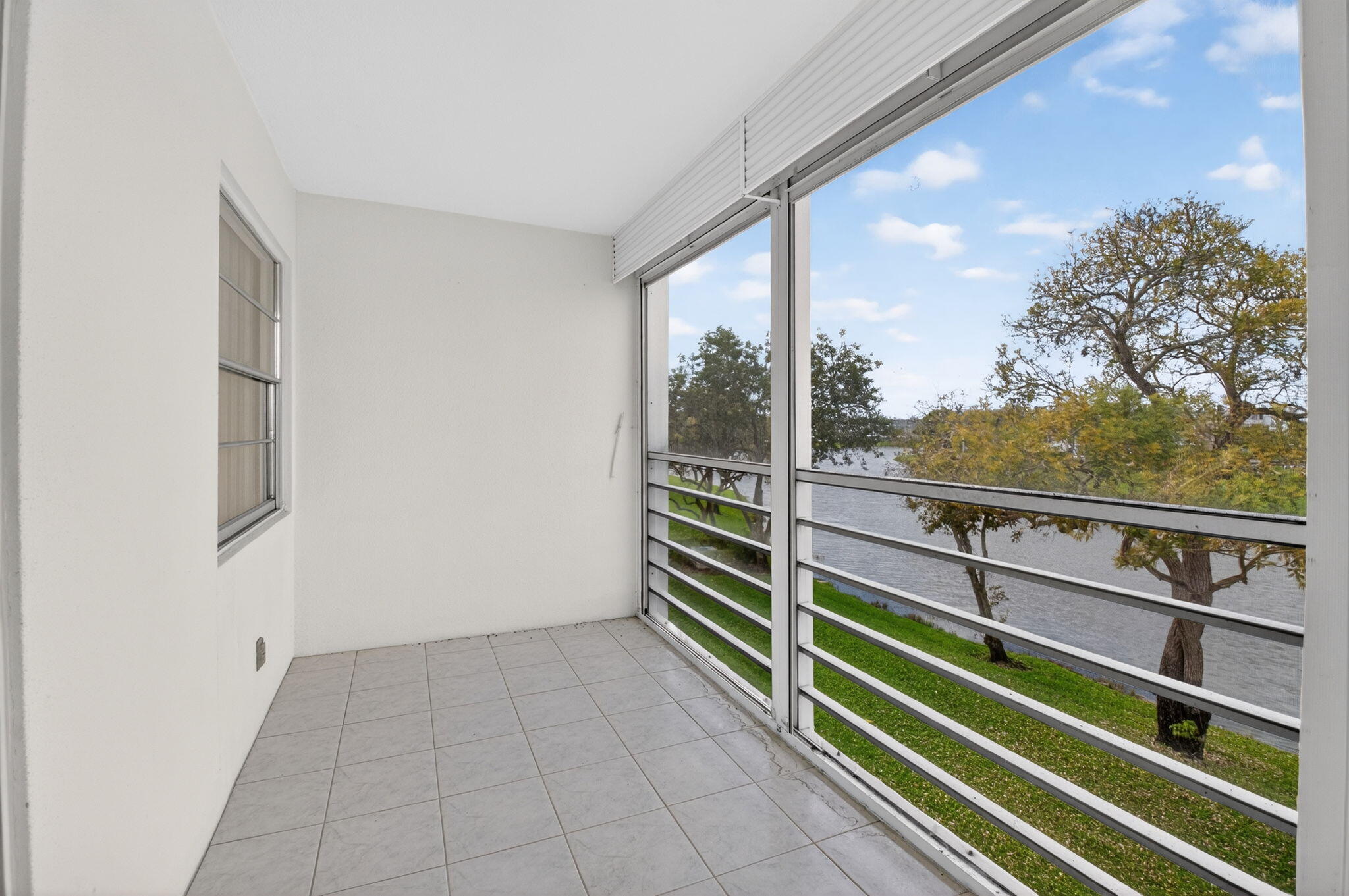 REXFORD AT CENTURY VILLAGE CONDO - Residential