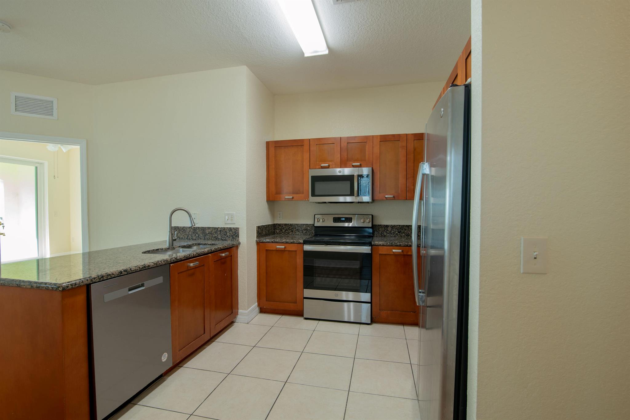 VILABELLA CENTRAL PARK CO - Residential Lease