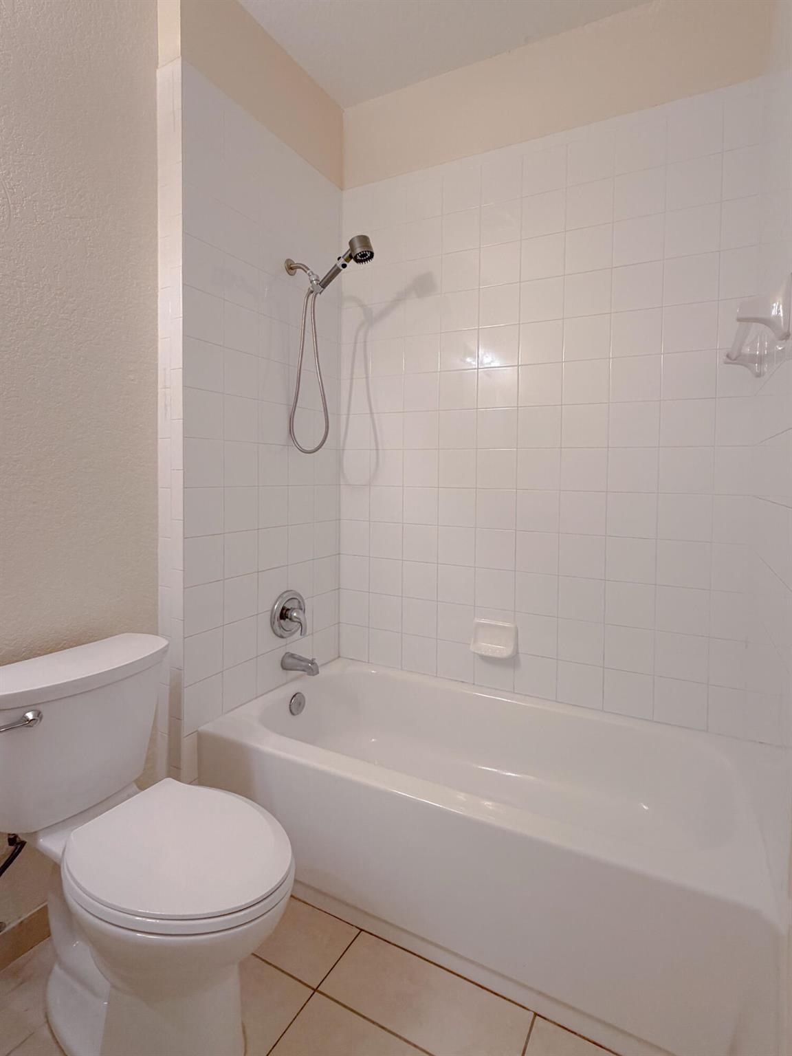 VILABELLA CENTRAL PARK CO - Residential Lease