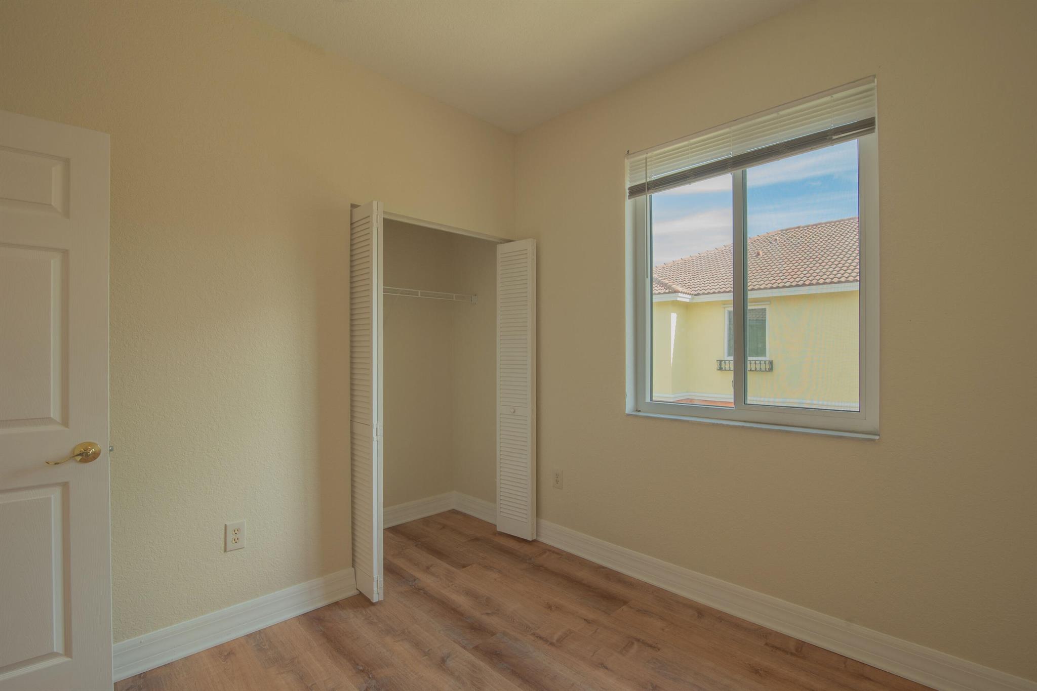 VILABELLA CENTRAL PARK CO - Residential Lease