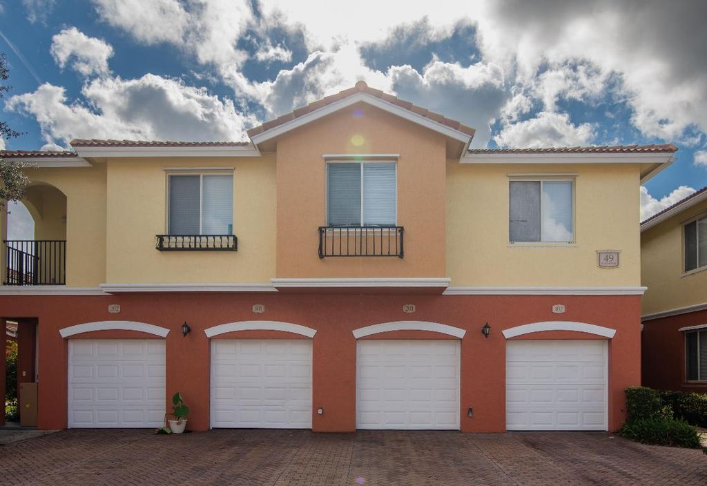 Photo of 49 SE Sedona Circle #201, Stuart, FL 34994 (MLS # R11143961)