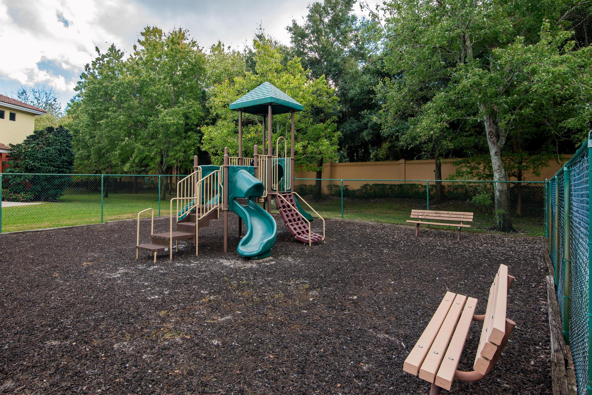 VILABELLA CENTRAL PARK CO - Residential Lease