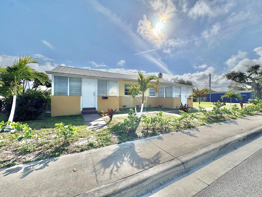 Photo of 501 N 7th Avenue N #1, Lake Worth Beach, FL 33460 (MLS # R11065166)