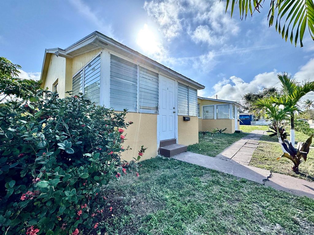 Photo of 501 N 7th Avenue N #1, Lake Worth Beach, FL 33460 (MLS # R11065166)