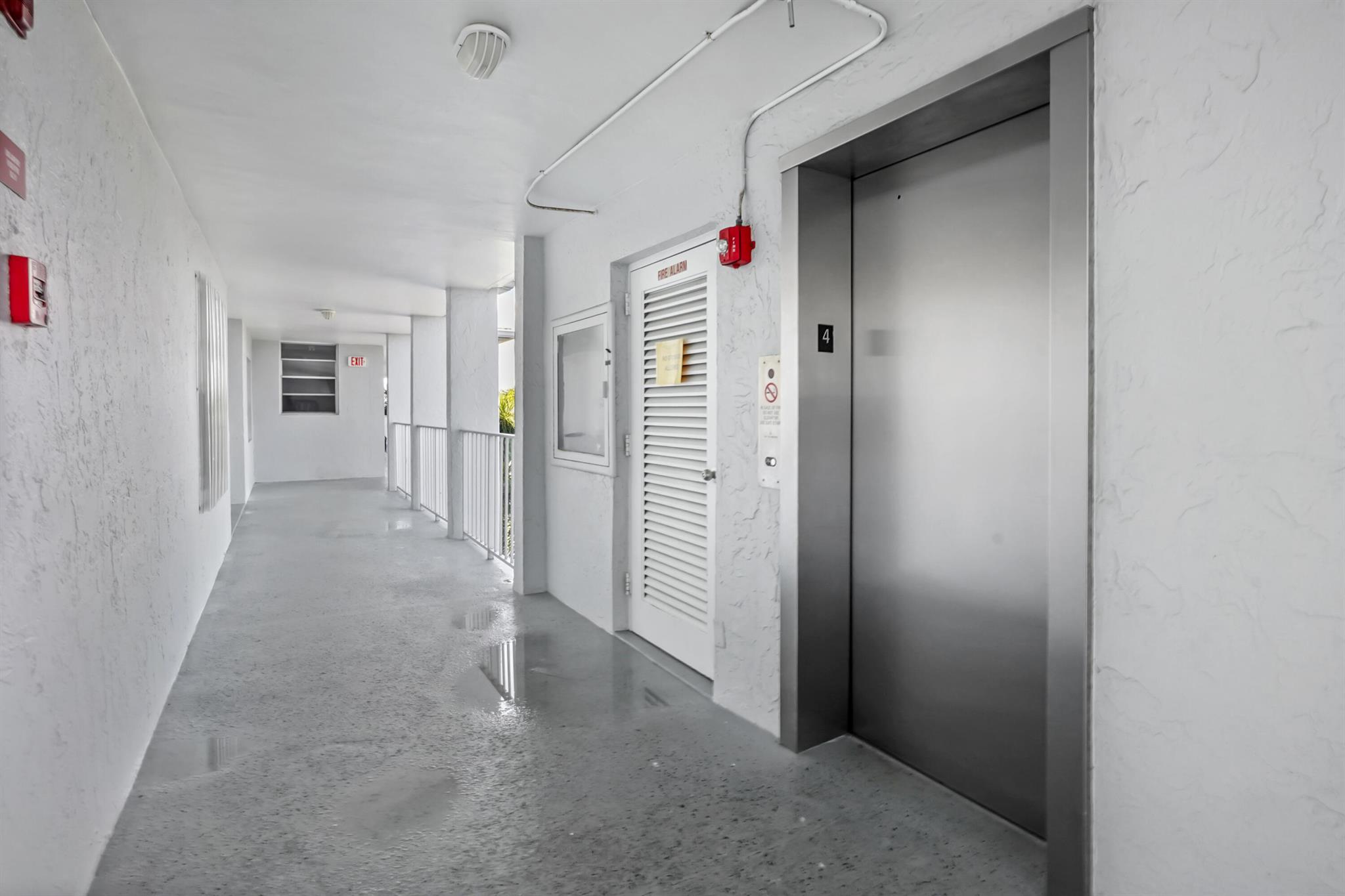 HARBOUR HALL INLET CLUB - Residential