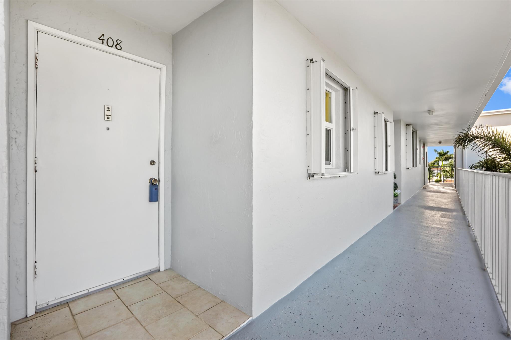 HARBOUR HALL INLET CLUB - Residential