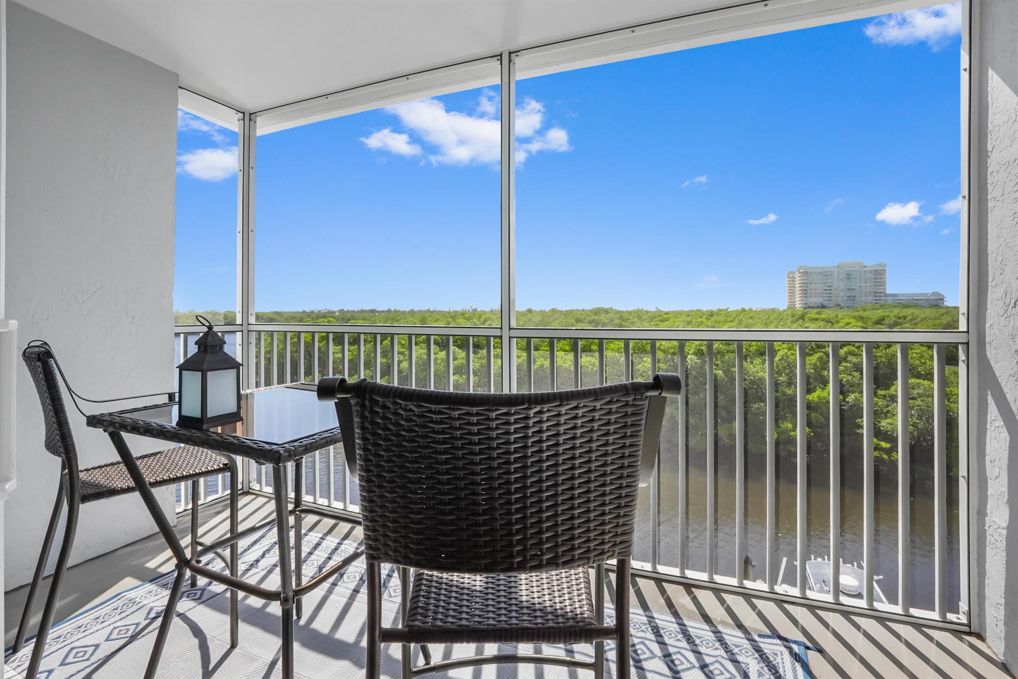 HARBOUR HALL INLET CLUB - Residential