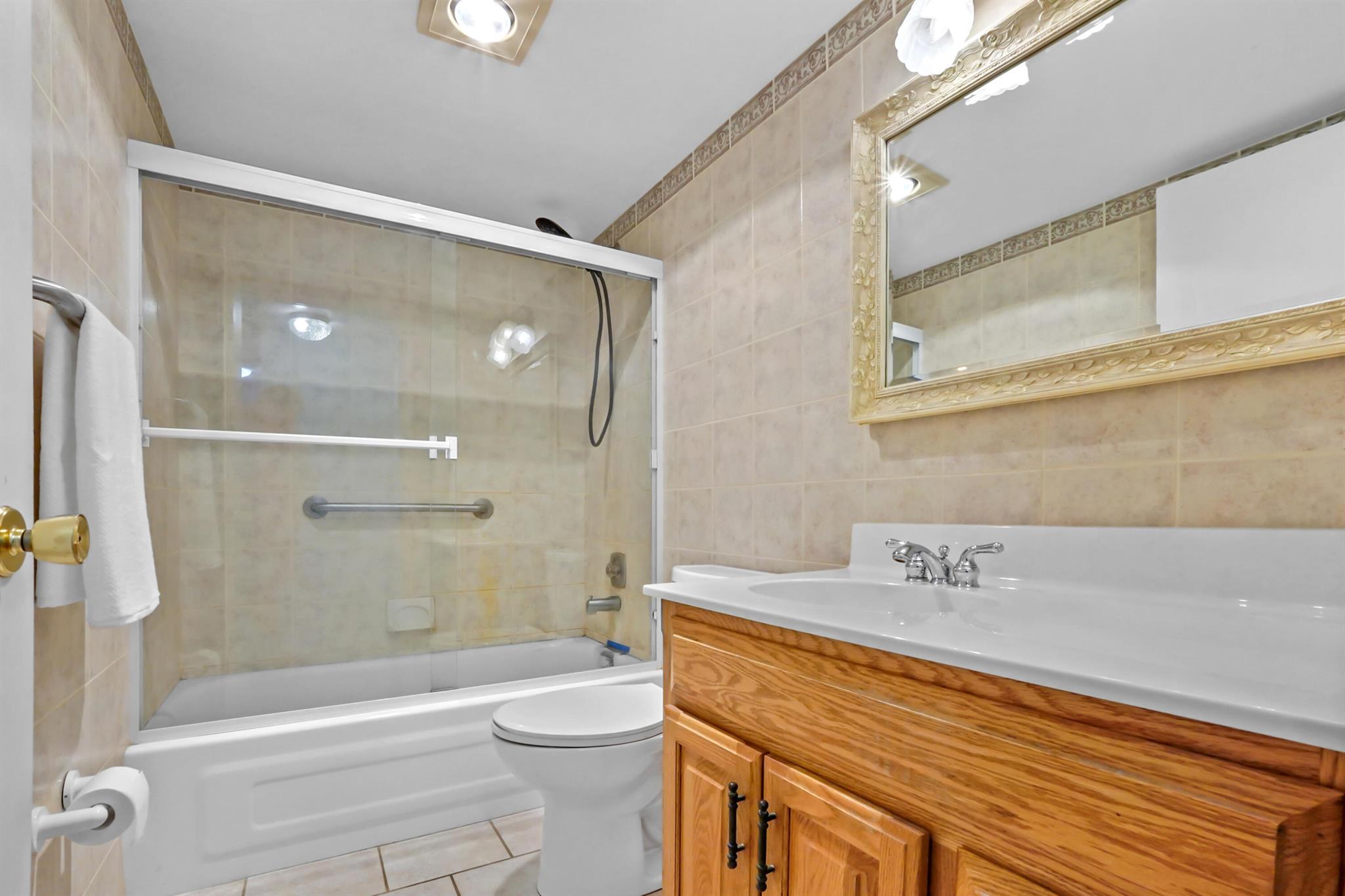 HARBOUR HALL INLET CLUB - Residential