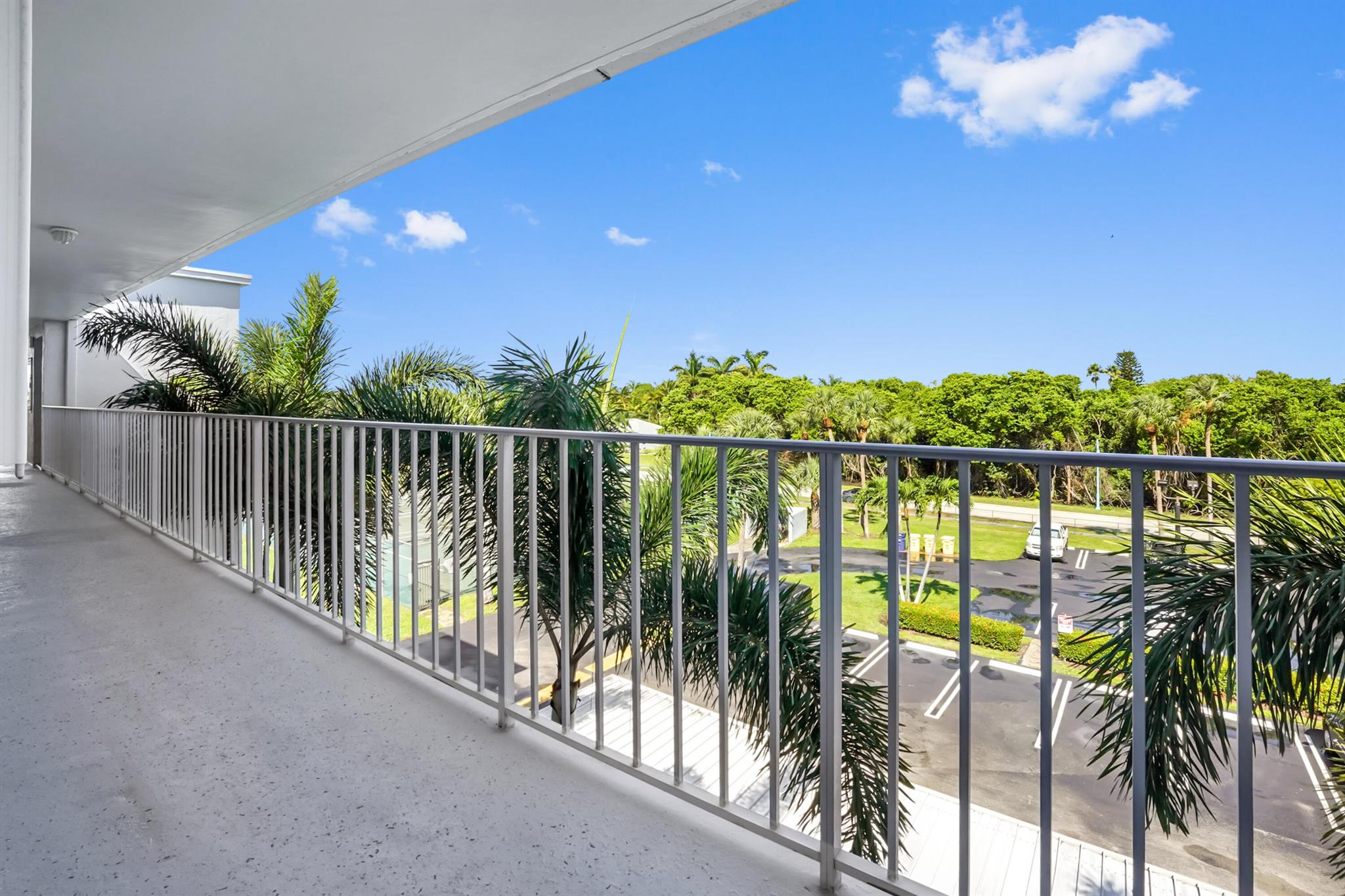 HARBOUR HALL INLET CLUB - Residential