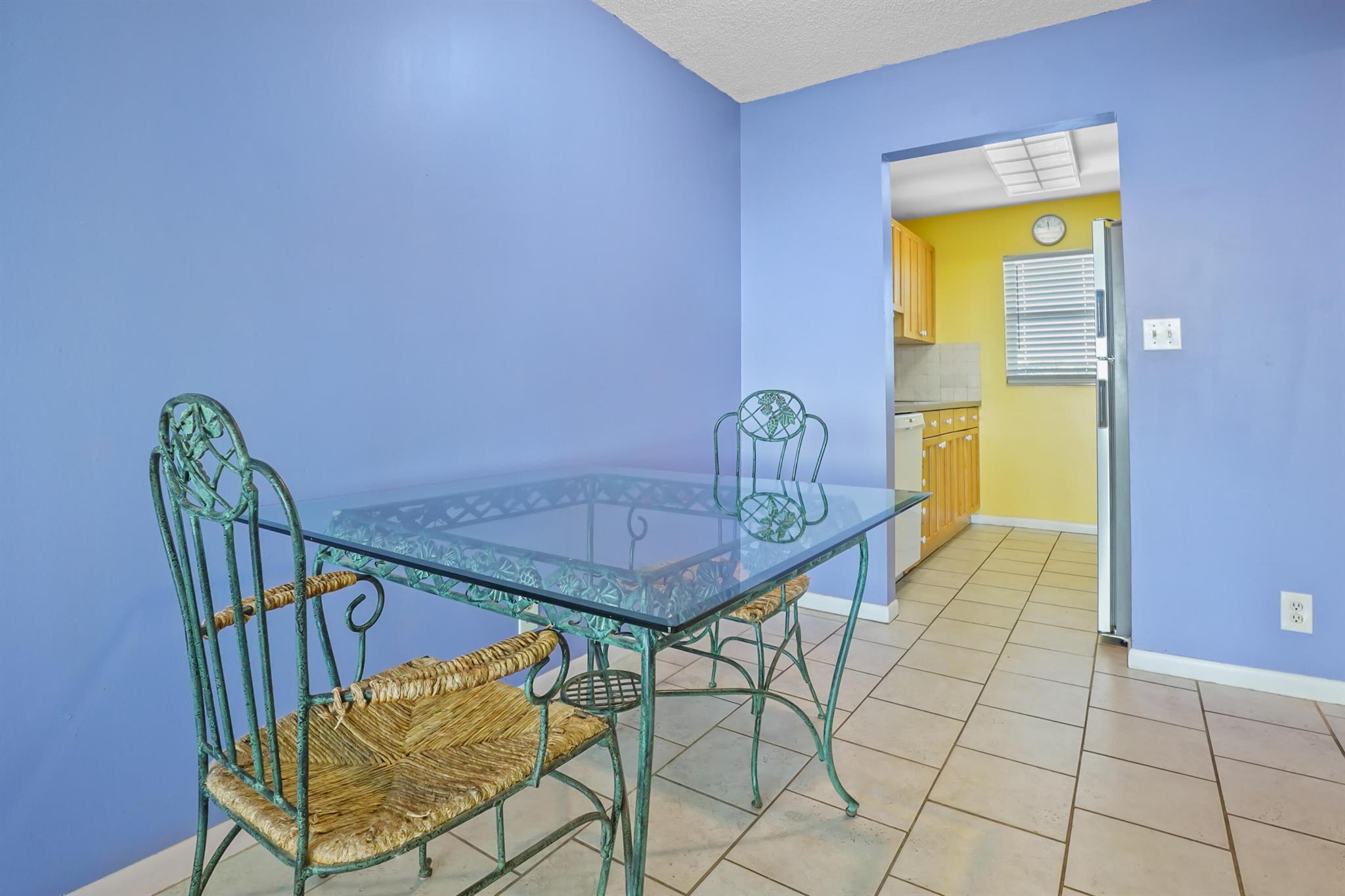 HARBOUR HALL INLET CLUB - Residential