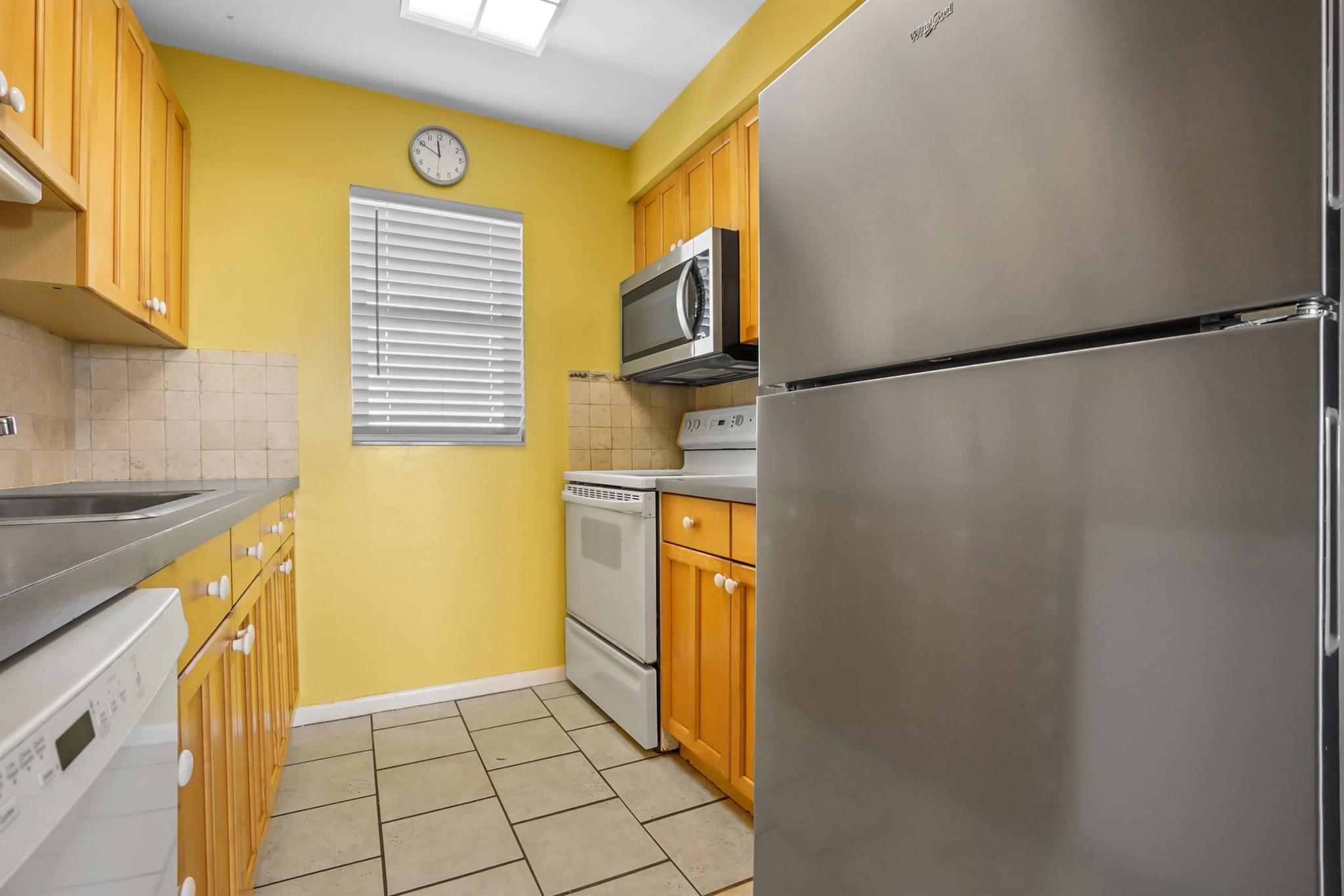 HARBOUR HALL INLET CLUB - Residential